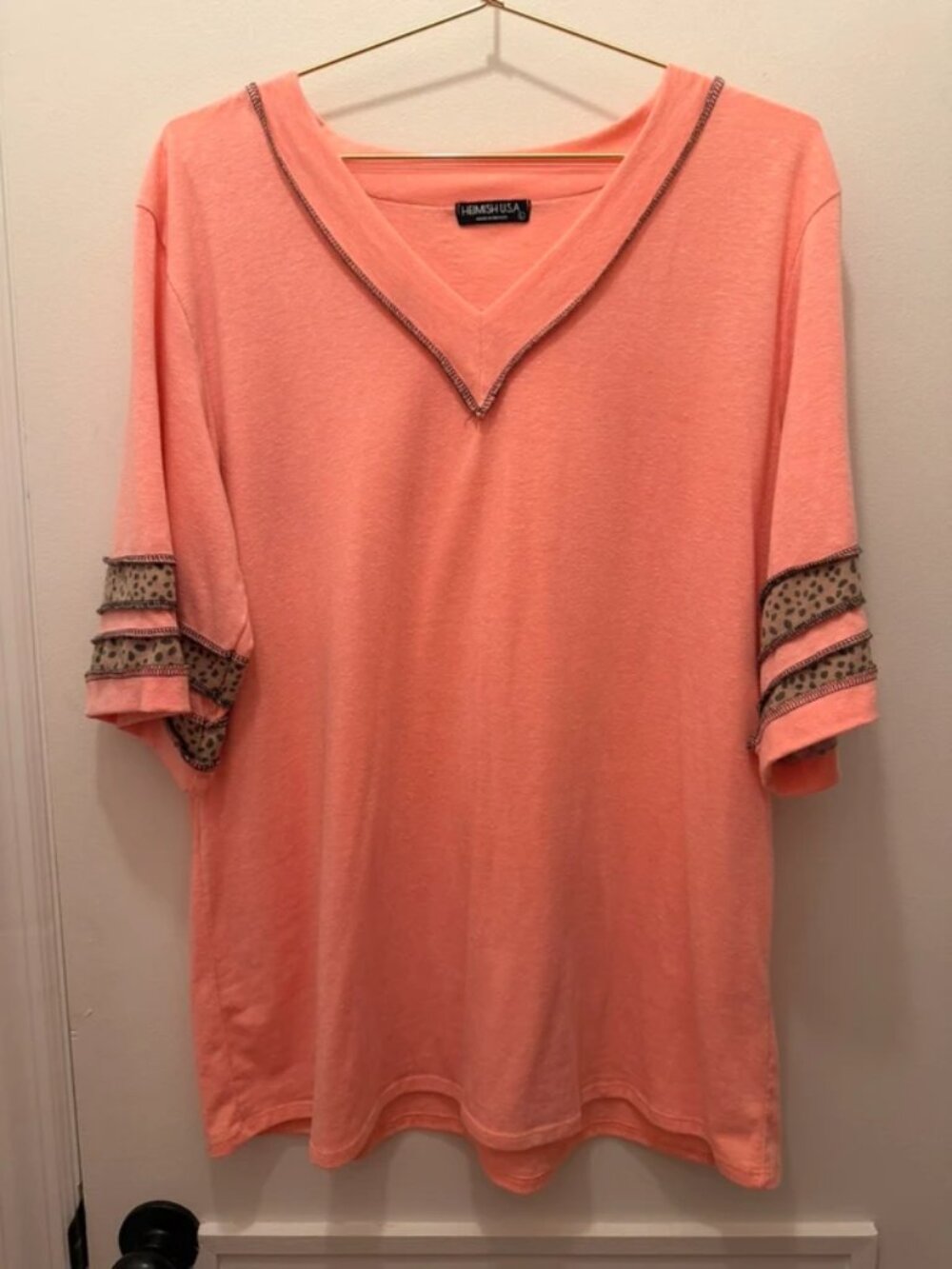 NEW Heimish Women V-Neck Coral Pink Top Sleeve Accent Leopard Stripe- Size Large